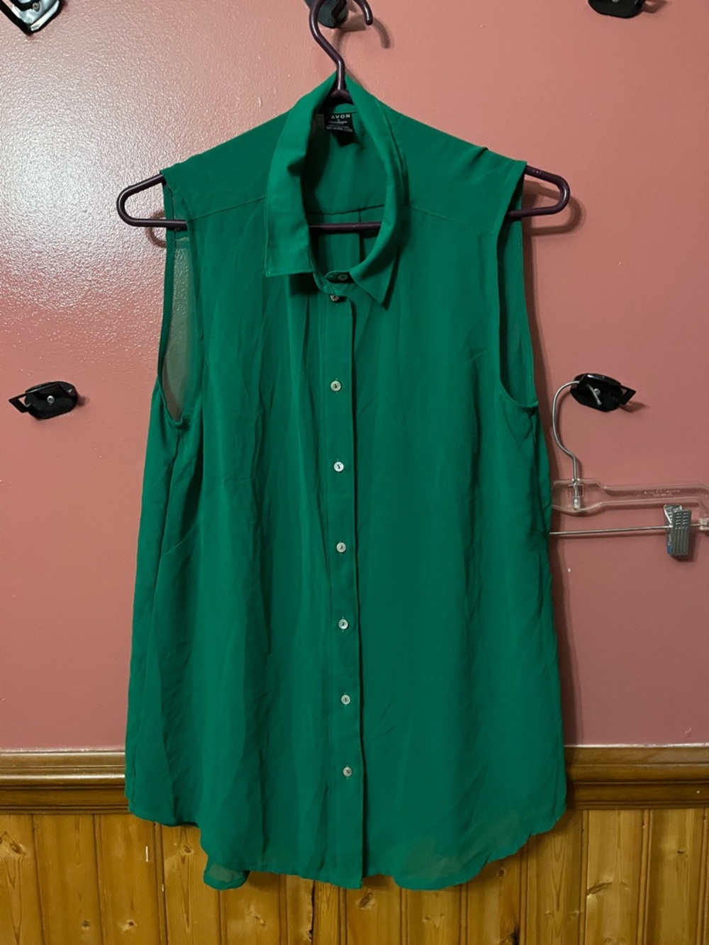 Avon Sleeveless Emerald Green Button-Down Blouse